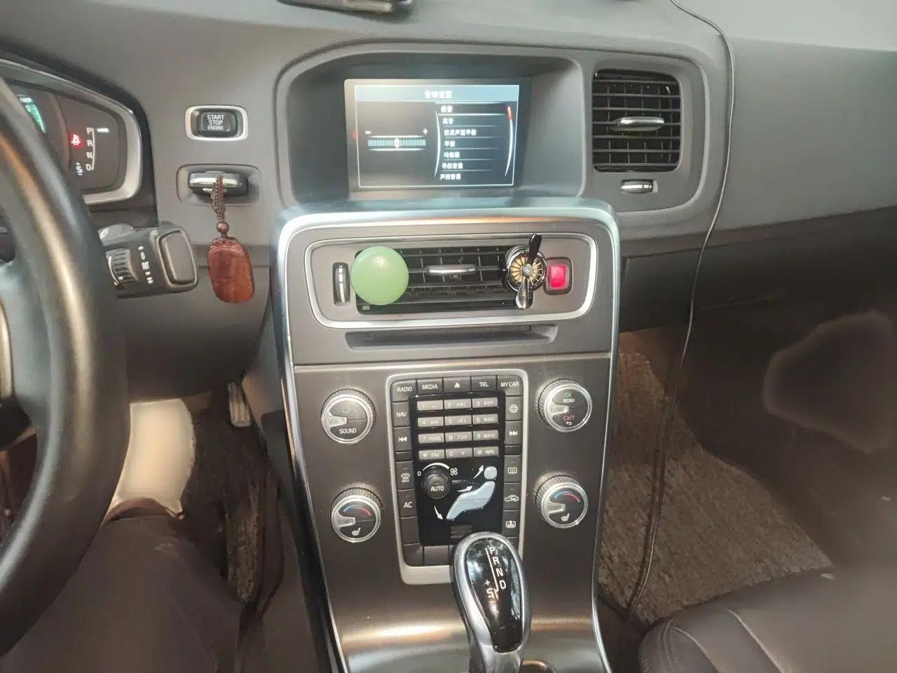 Volvo S60 2015 S60L T5 Intelligent Drive Edition — миниатюра 12