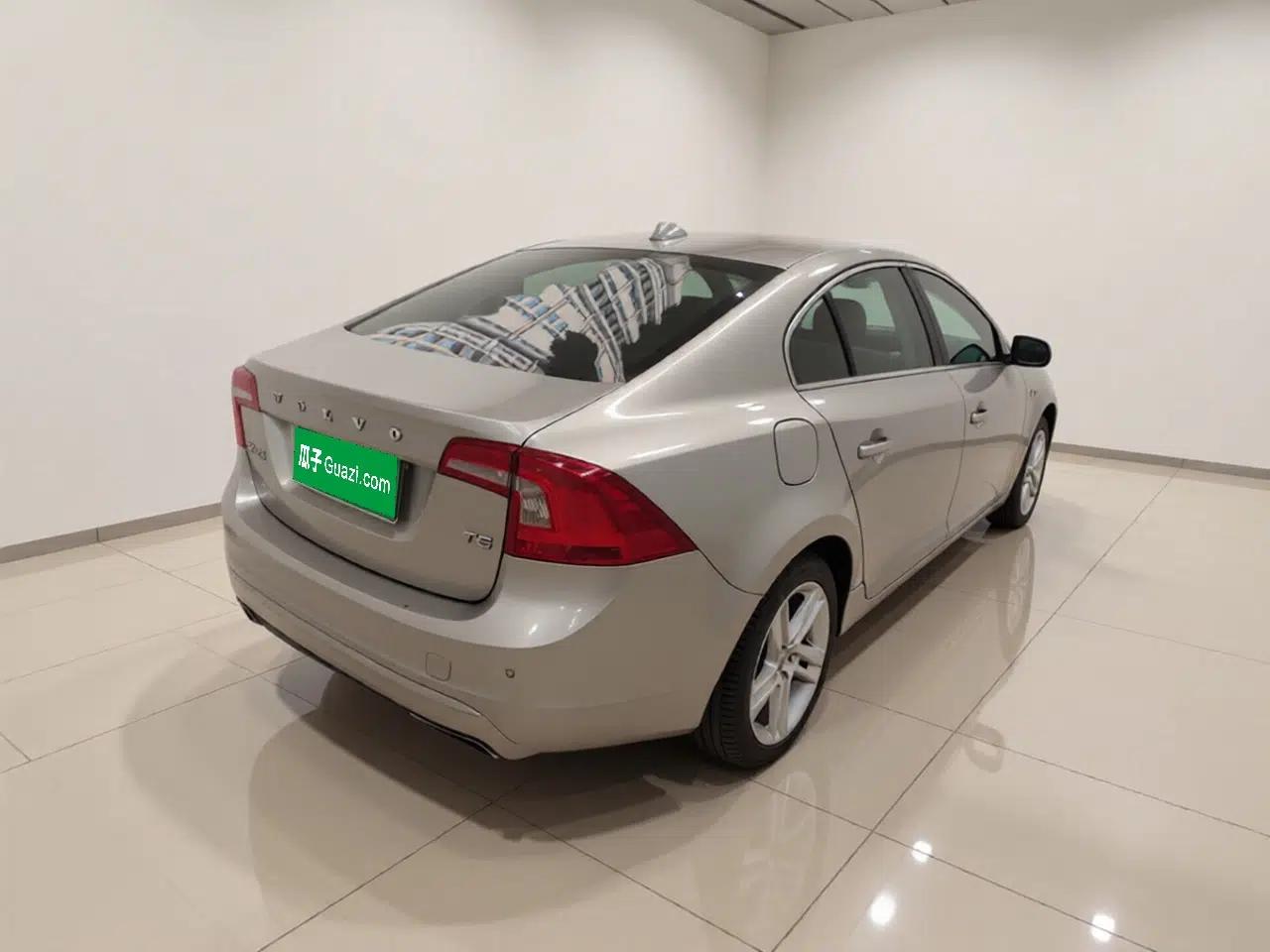 Volvo S60 2015 S60L T5 Intelligent Drive Edition — миниатюра 6