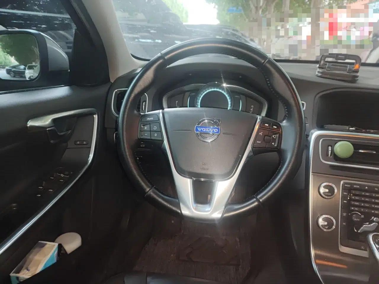 Volvo S60 2015 S60L T5 Intelligent Drive Edition — миниатюра 9