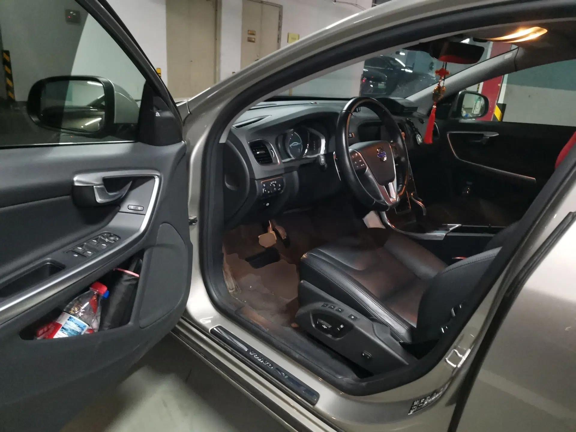 Volvo S60 2015 S60L T5 Zhiyue Edition — миниатюра 17