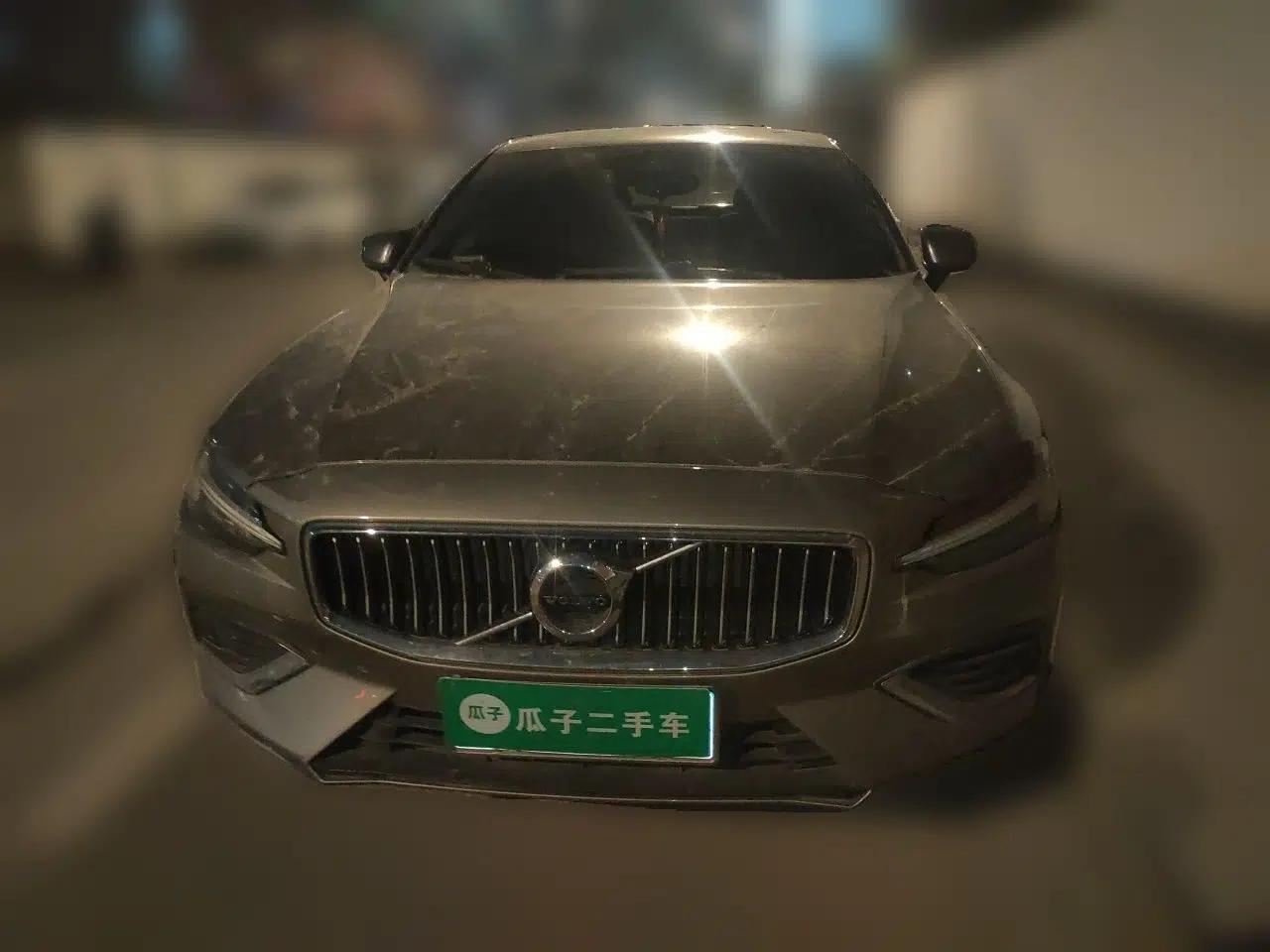 Volvo S60 2022 B4 Zhiyuan Luxury Edition — миниатюра 2