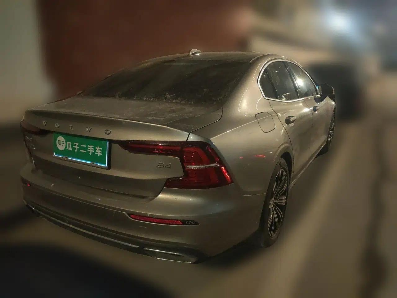 Volvo S60 2022 B4 Zhiyuan Luxury Edition — миниатюра 6