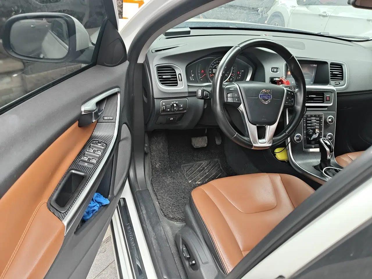 Volvo S60 2018 S60L T3 Smart Upgrade Edition — миниатюра 17