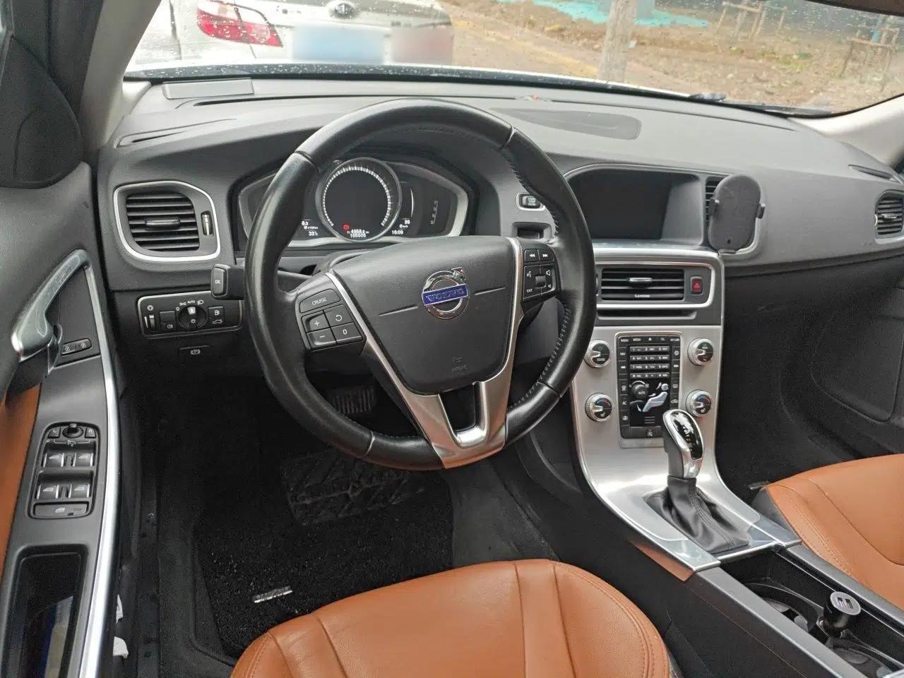 Volvo S60 2018 S60L T5 Intelligent Drive Edition — миниатюра 11