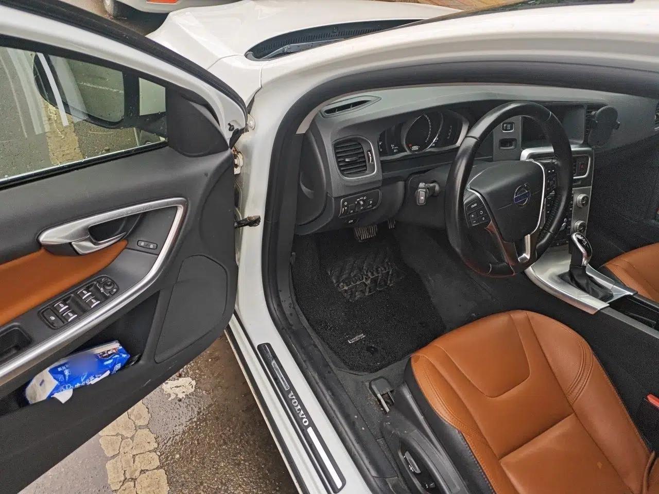 Volvo S60 2018 S60L T5 Intelligent Drive Edition — миниатюра 17