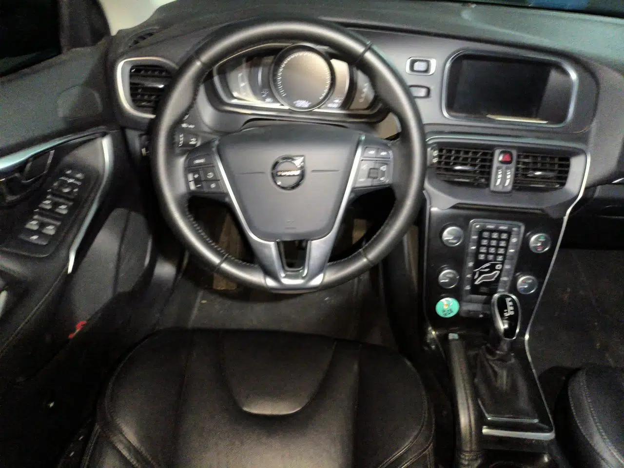Volvo V40 2017 T3 Zhiyi Edition — миниатюра 11