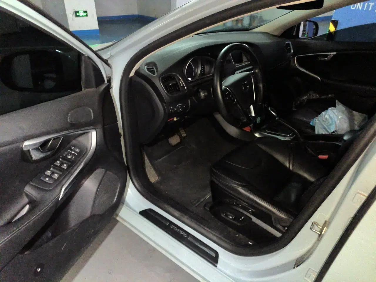 Volvo V40 2017 T3 Zhiyi Edition — миниатюра 17