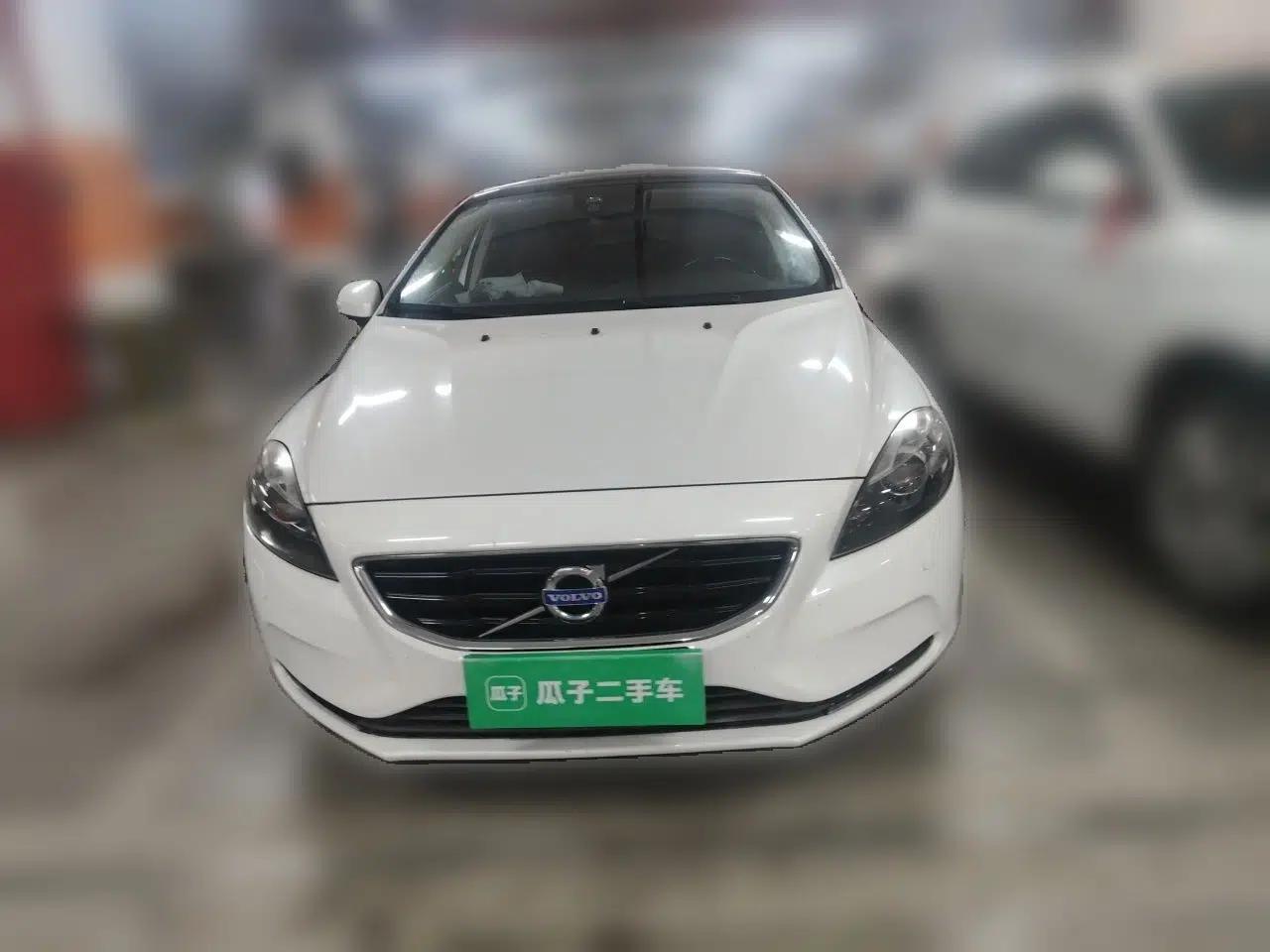 Volvo V40 2015 1.6T Zhiyi Edition — миниатюра 2