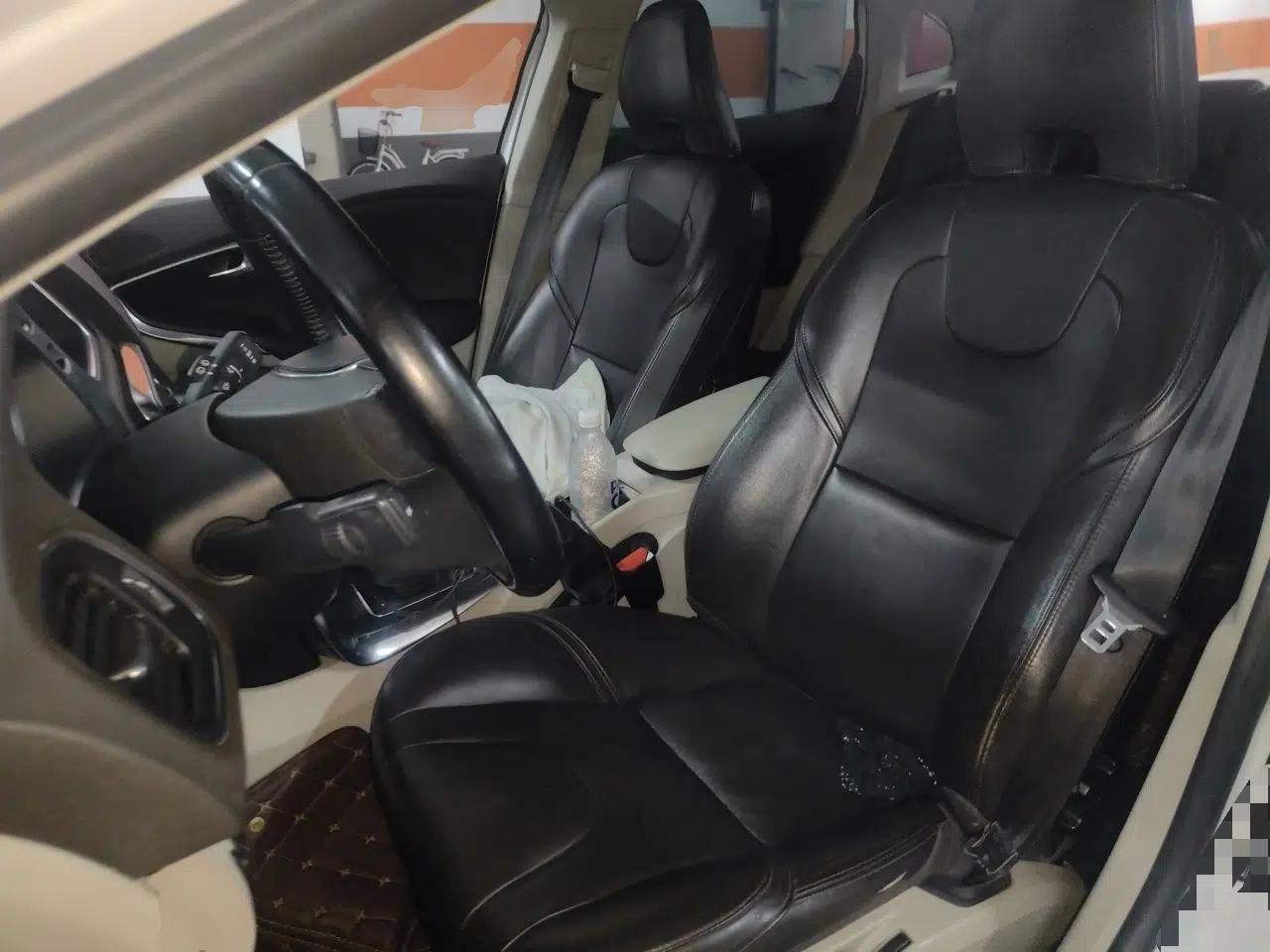 Volvo V40 2015 1.6T Zhiyi Edition — миниатюра 16