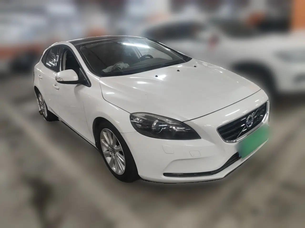 Volvo V40 2015 1.6T Zhiyi Edition — миниатюра 3