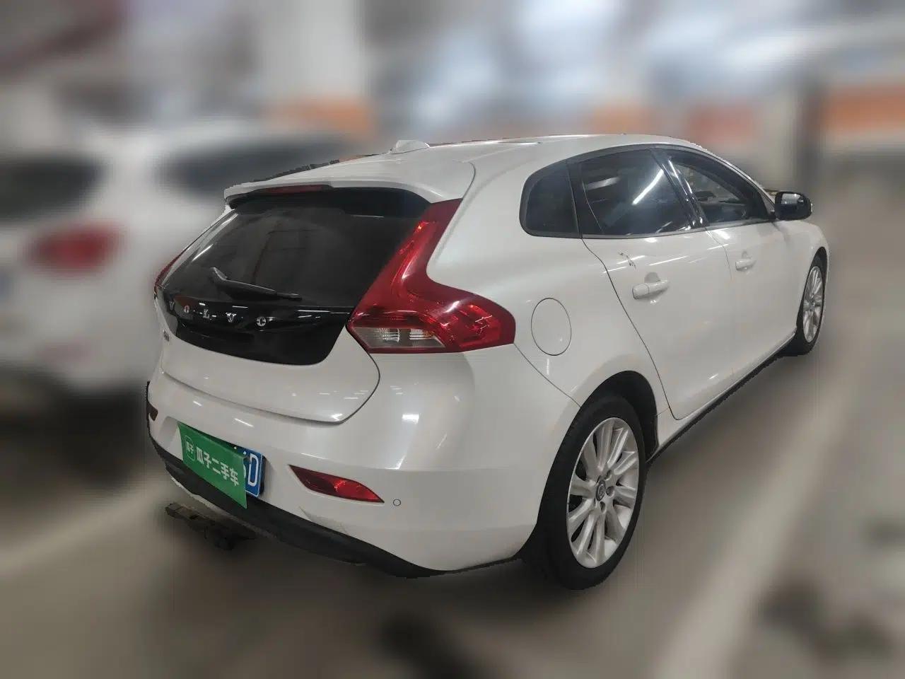 Volvo V40 2015 1.6T Zhiyi Edition — миниатюра 6