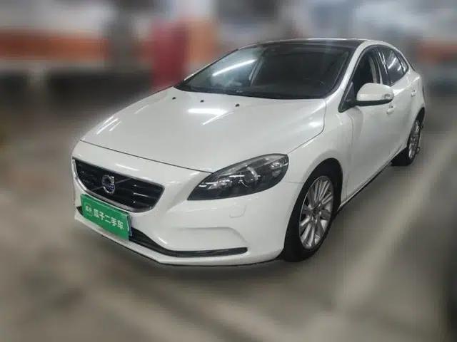 Volvo V40 2015 1.6T Zhiyi Edition