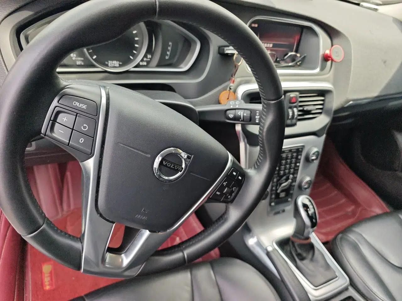Volvo V40 2017 T3 Zhiya Edition — миниатюра 11