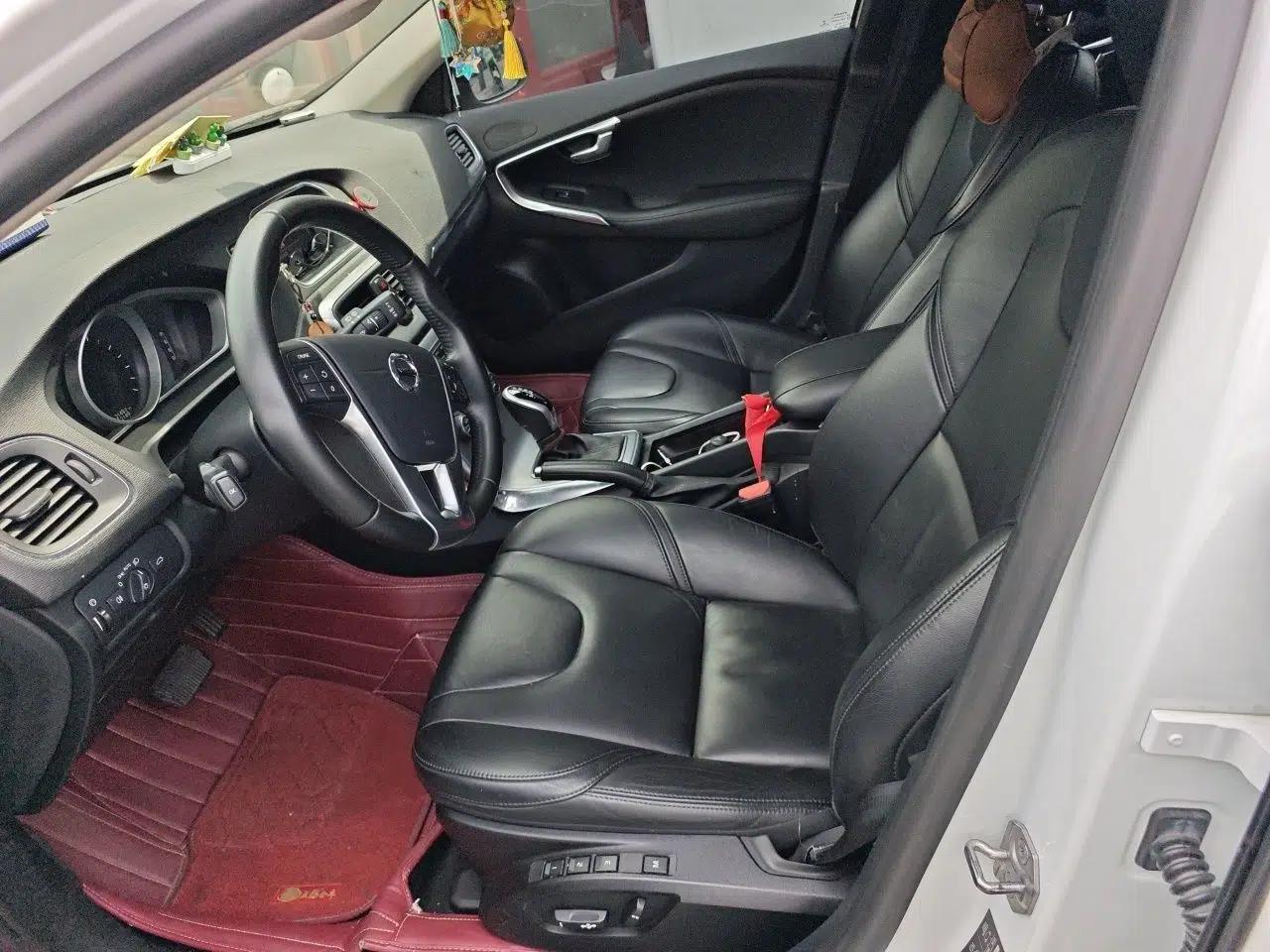 Volvo V40 2017 T3 Zhiya Edition — миниатюра 16
