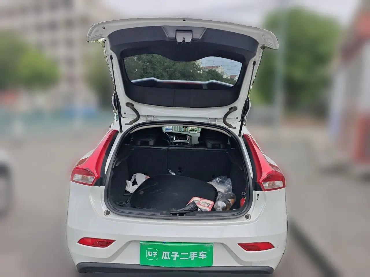 Volvo V40 2017 T3 Zhiya Edition — миниатюра 20