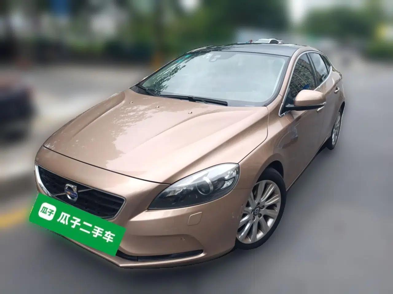 Volvo V40 2013 2.0T Zhiya Edition — миниатюра 1