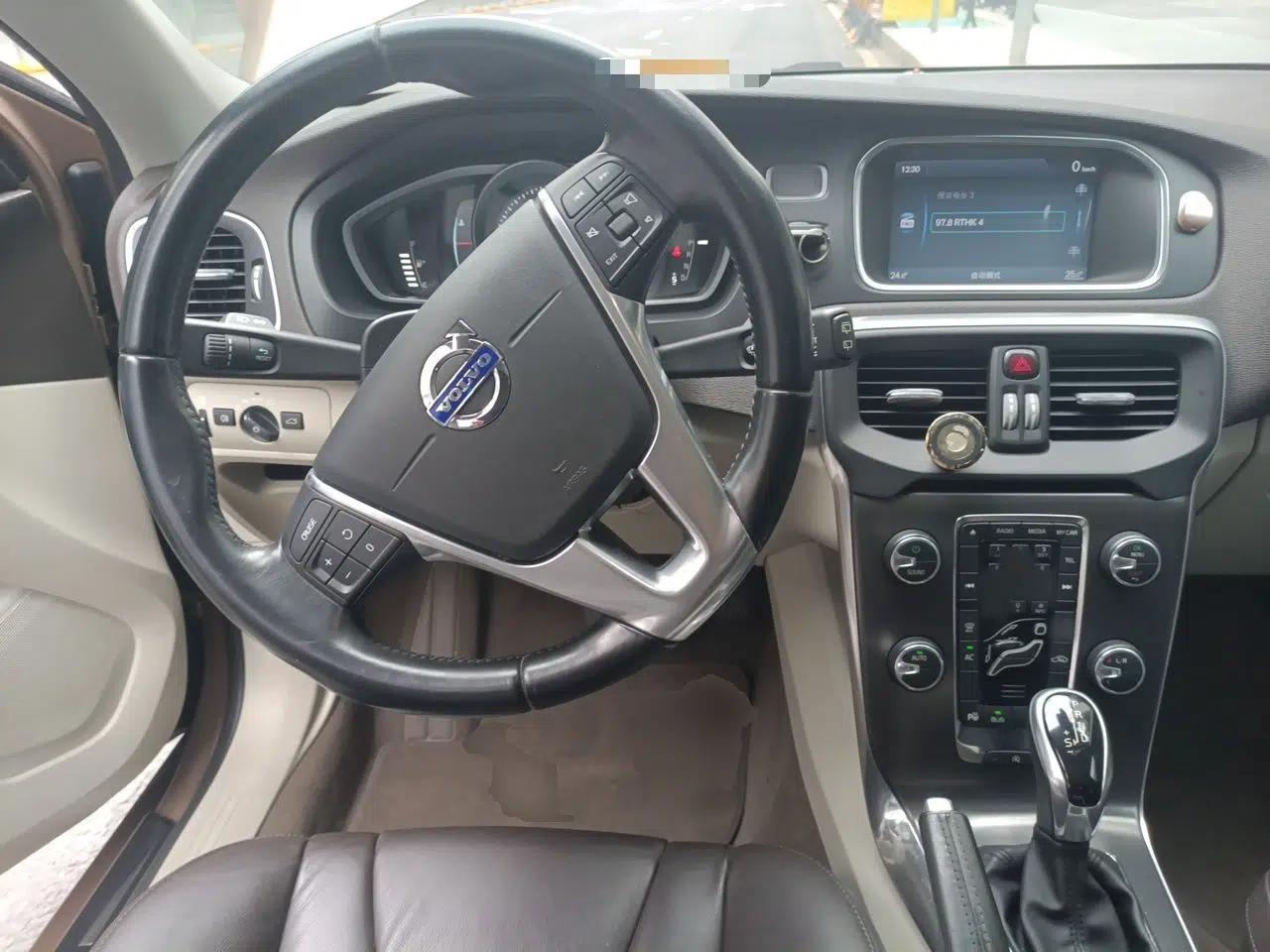 Volvo V40 2013 2.0T Zhiya Edition — миниатюра 11