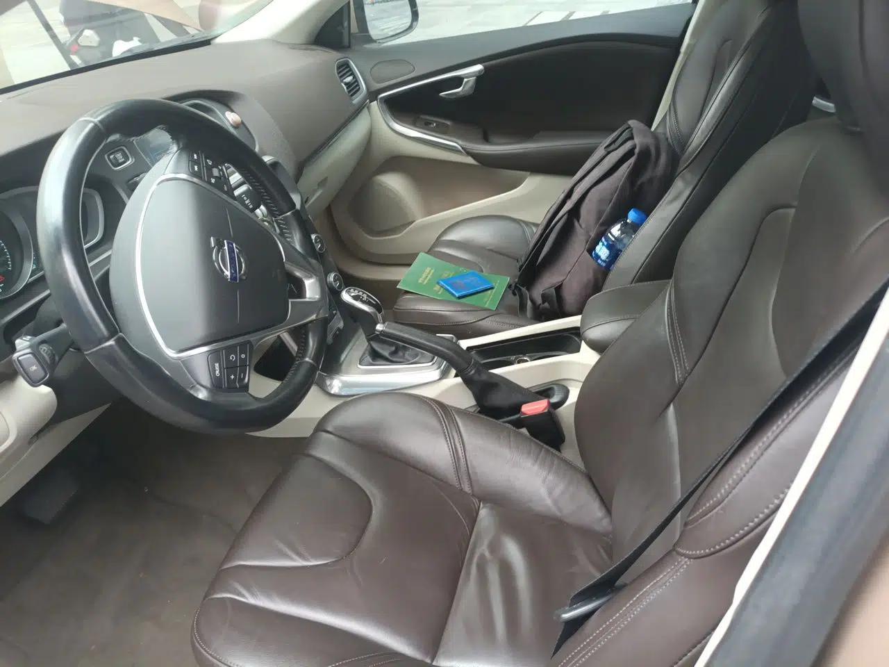 Volvo V40 2013 2.0T Zhiya Edition — миниатюра 16