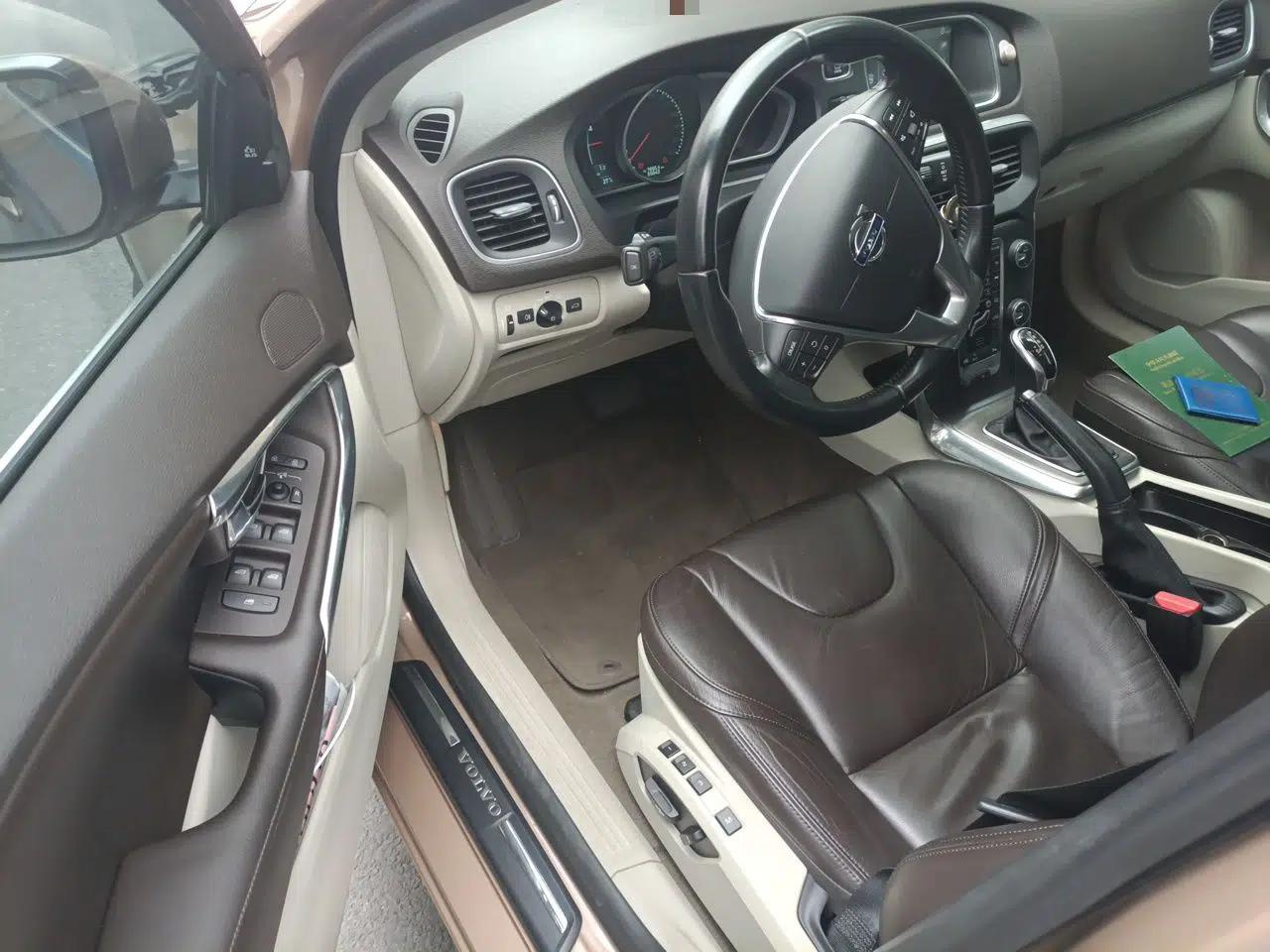 Volvo V40 2013 2.0T Zhiya Edition — миниатюра 17