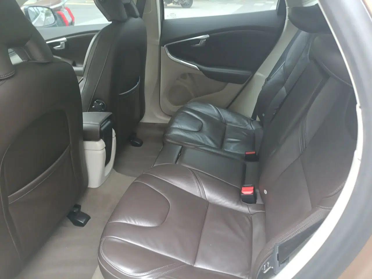 Volvo V40 2013 2.0T Zhiya Edition — миниатюра 18