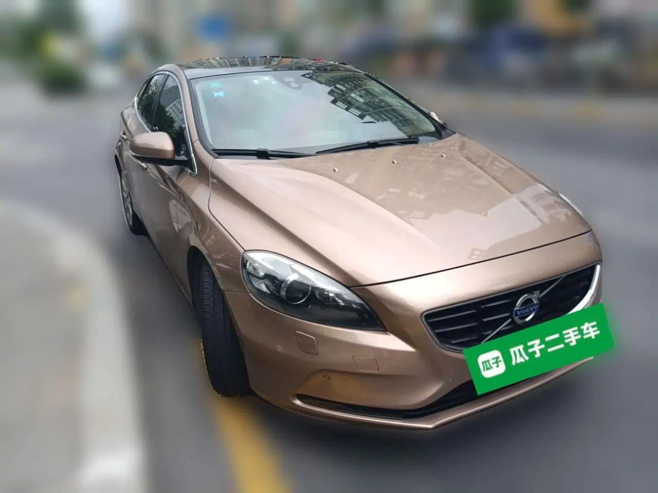 Volvo V40 2013 2.0T Zhiya Edition — миниатюра 3