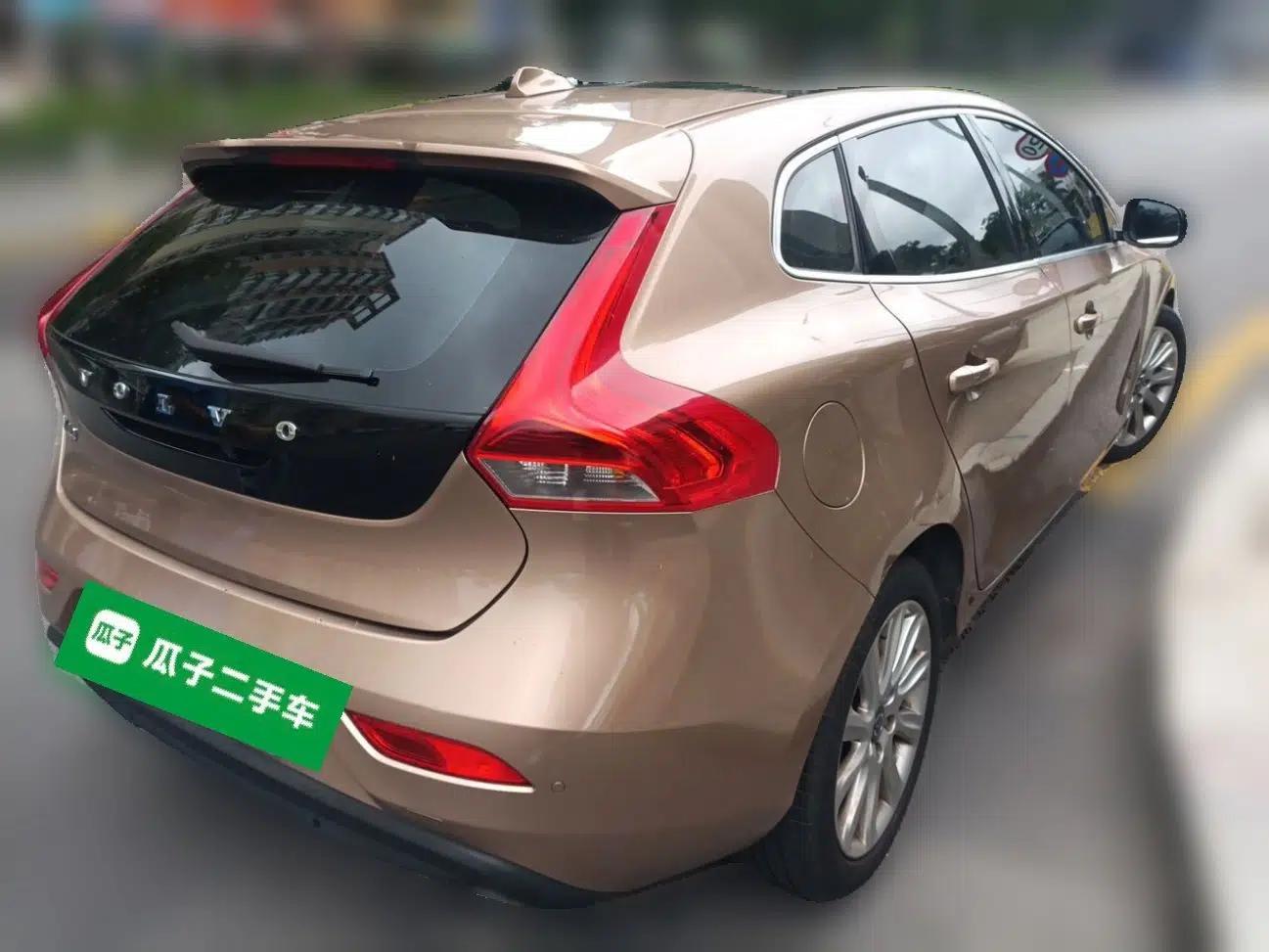 Volvo V40 2013 2.0T Zhiya Edition — миниатюра 6