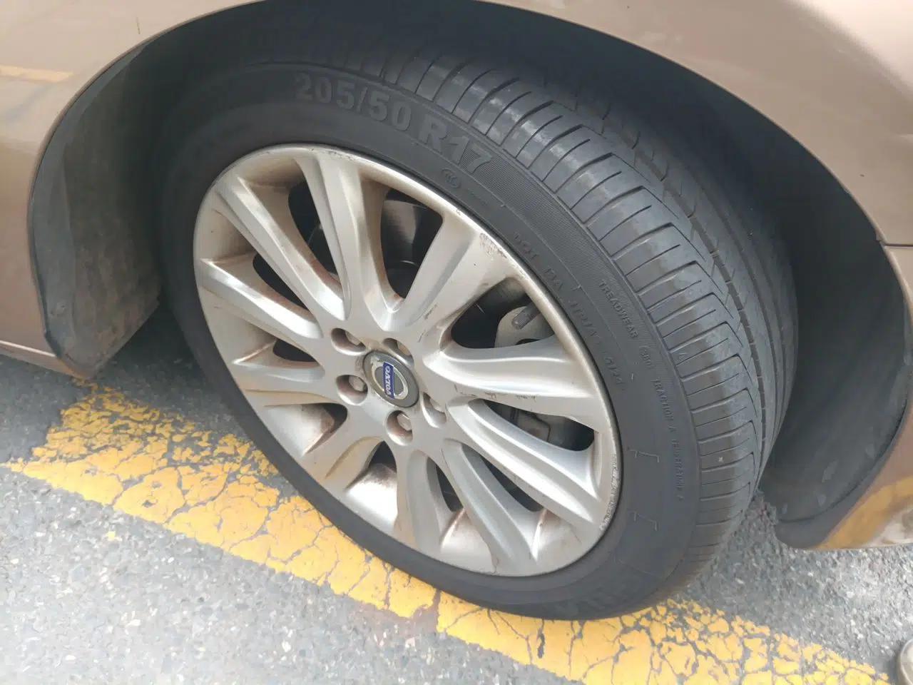 Volvo V40 2013 2.0T Zhiya Edition — миниатюра 8