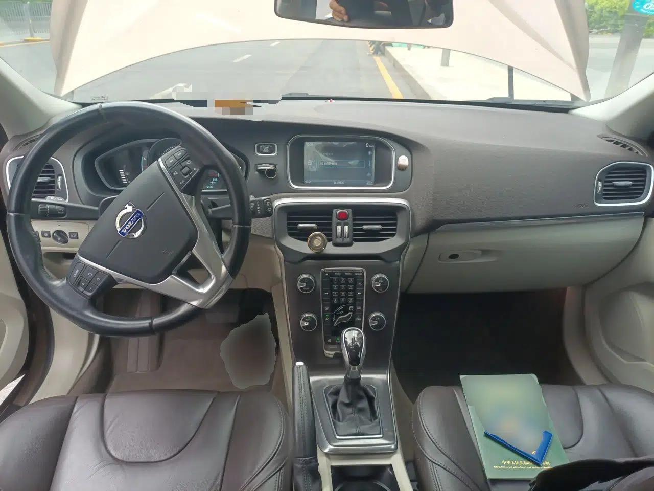 Volvo V40 2013 2.0T Zhiya Edition — миниатюра 10