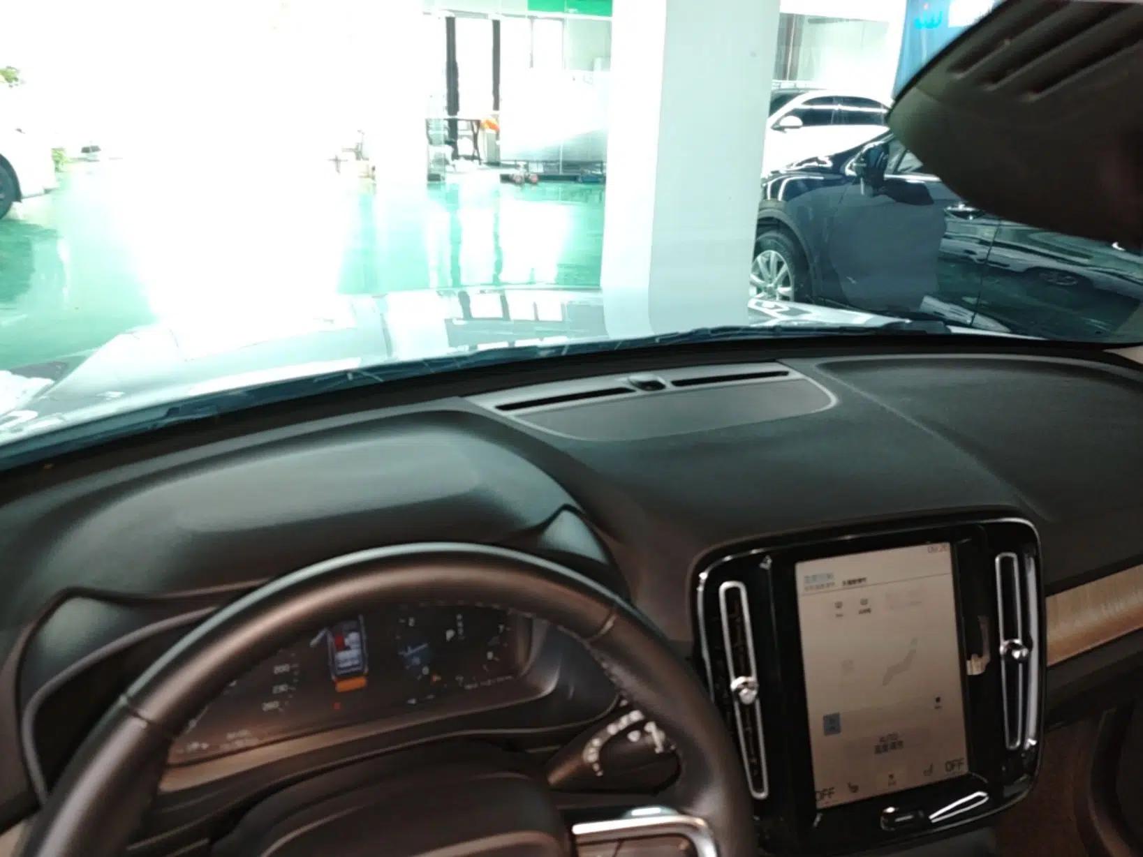 Volvo XC40 2022 T4 Four-Wheel Drive Smart & Luxurious Edition — миниатюра 13