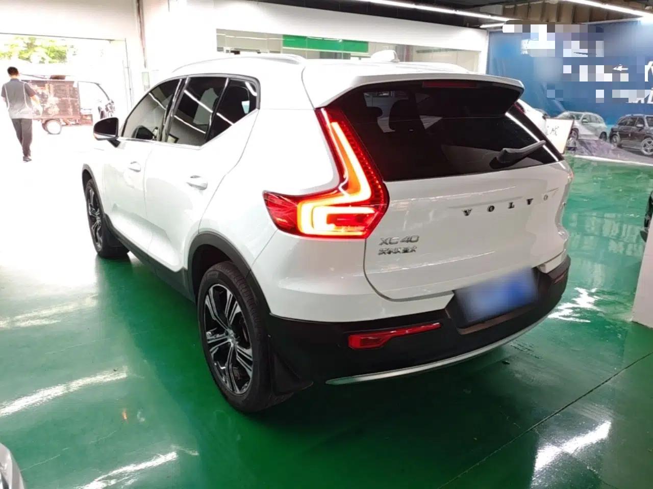 Volvo XC40 2022 T4 Four-Wheel Drive Smart & Luxurious Edition — миниатюра 4