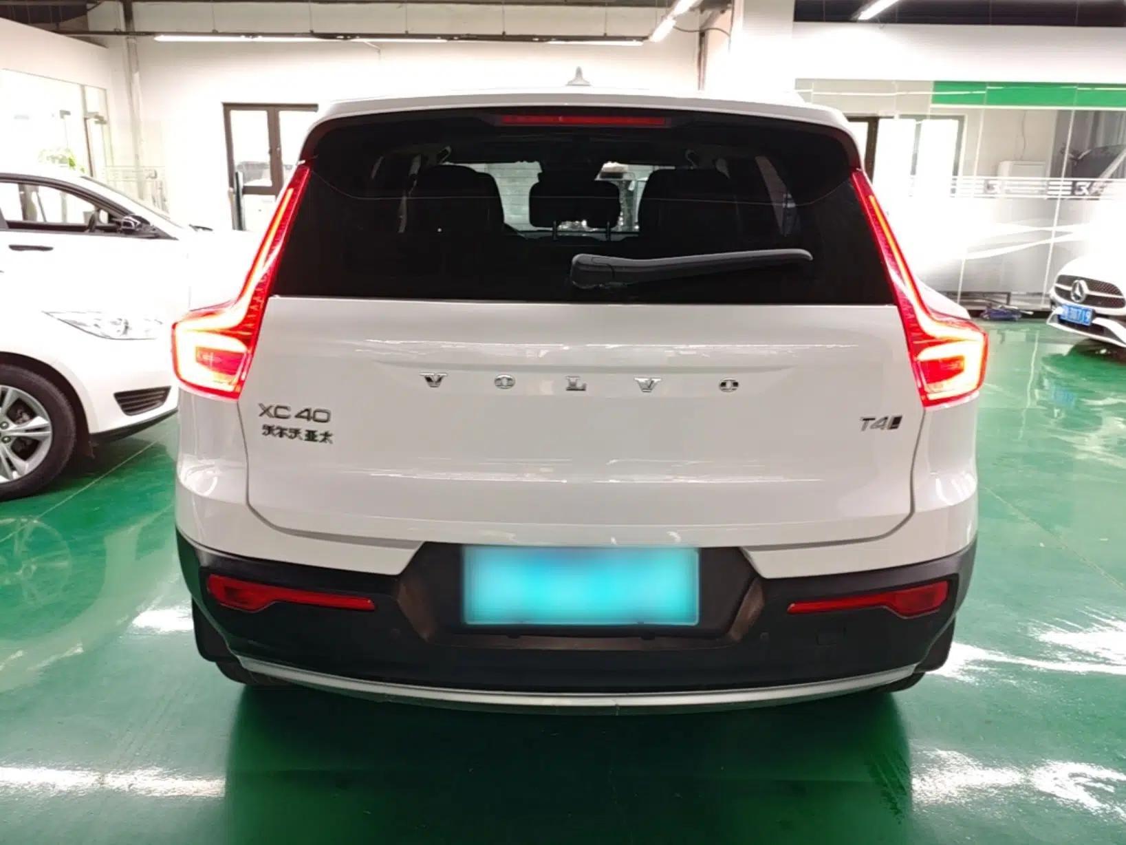 Volvo XC40 2022 T4 Four-Wheel Drive Smart & Luxurious Edition — миниатюра 5