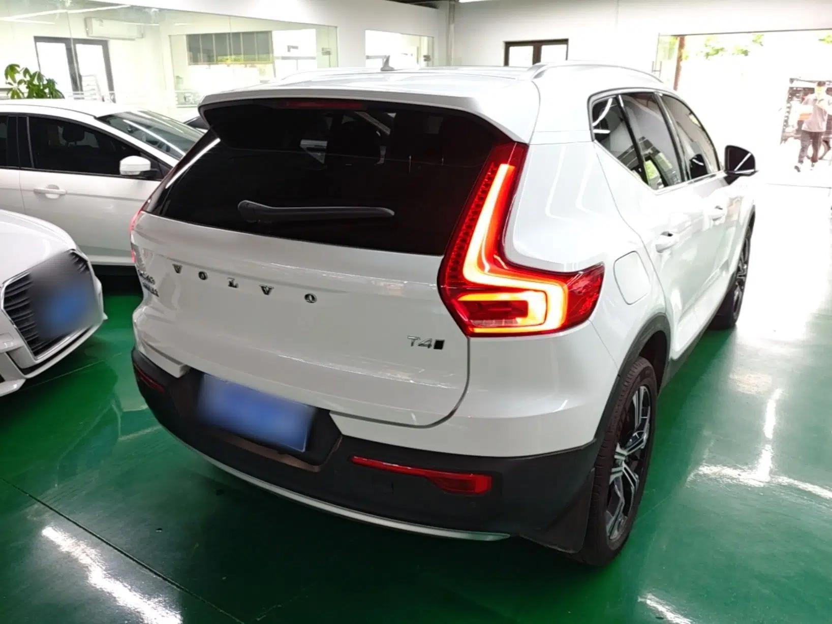 Volvo XC40 2022 T4 Four-Wheel Drive Smart & Luxurious Edition — миниатюра 6