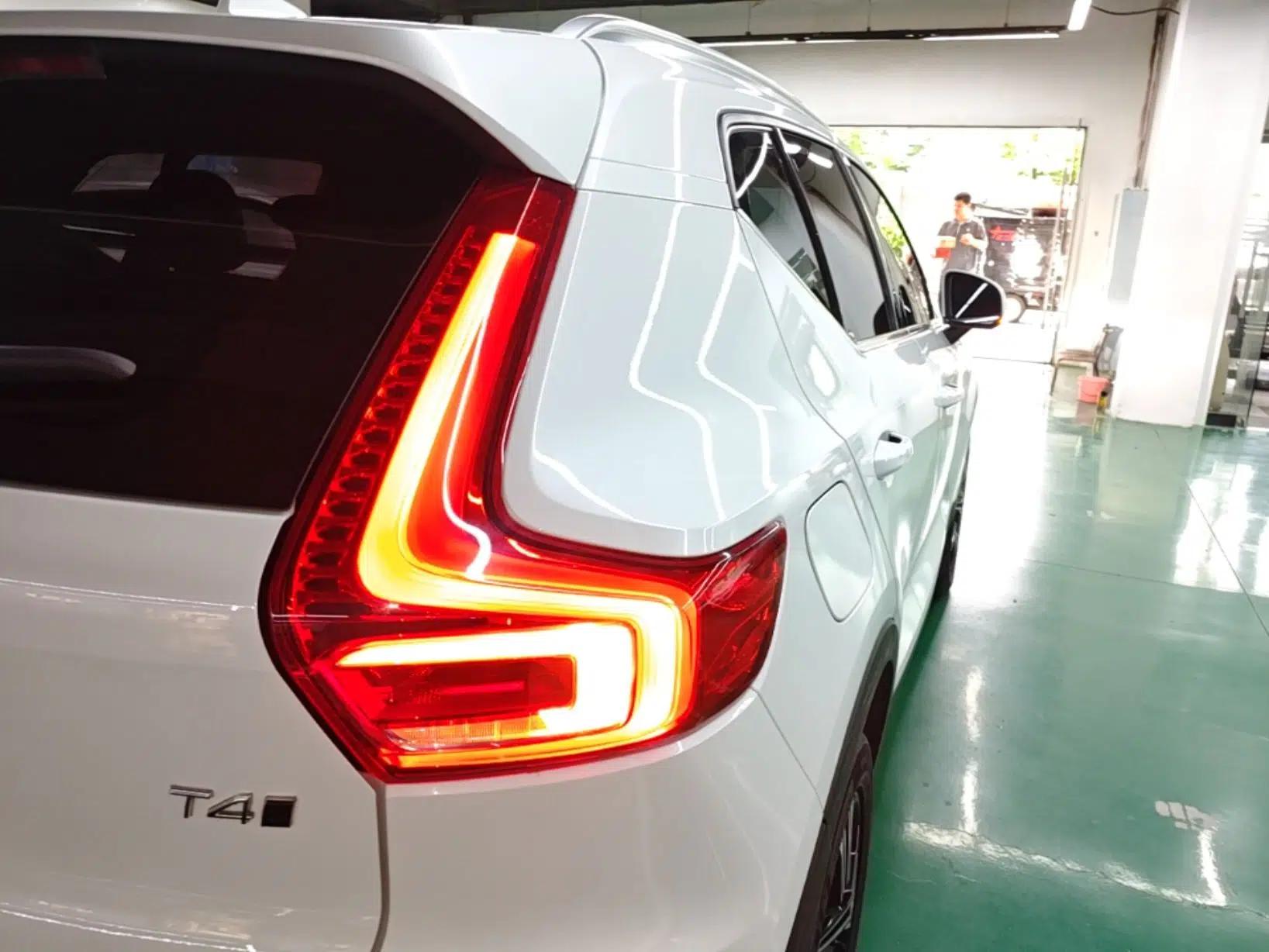 Volvo XC40 2022 T4 Four-Wheel Drive Smart & Luxurious Edition — миниатюра 7
