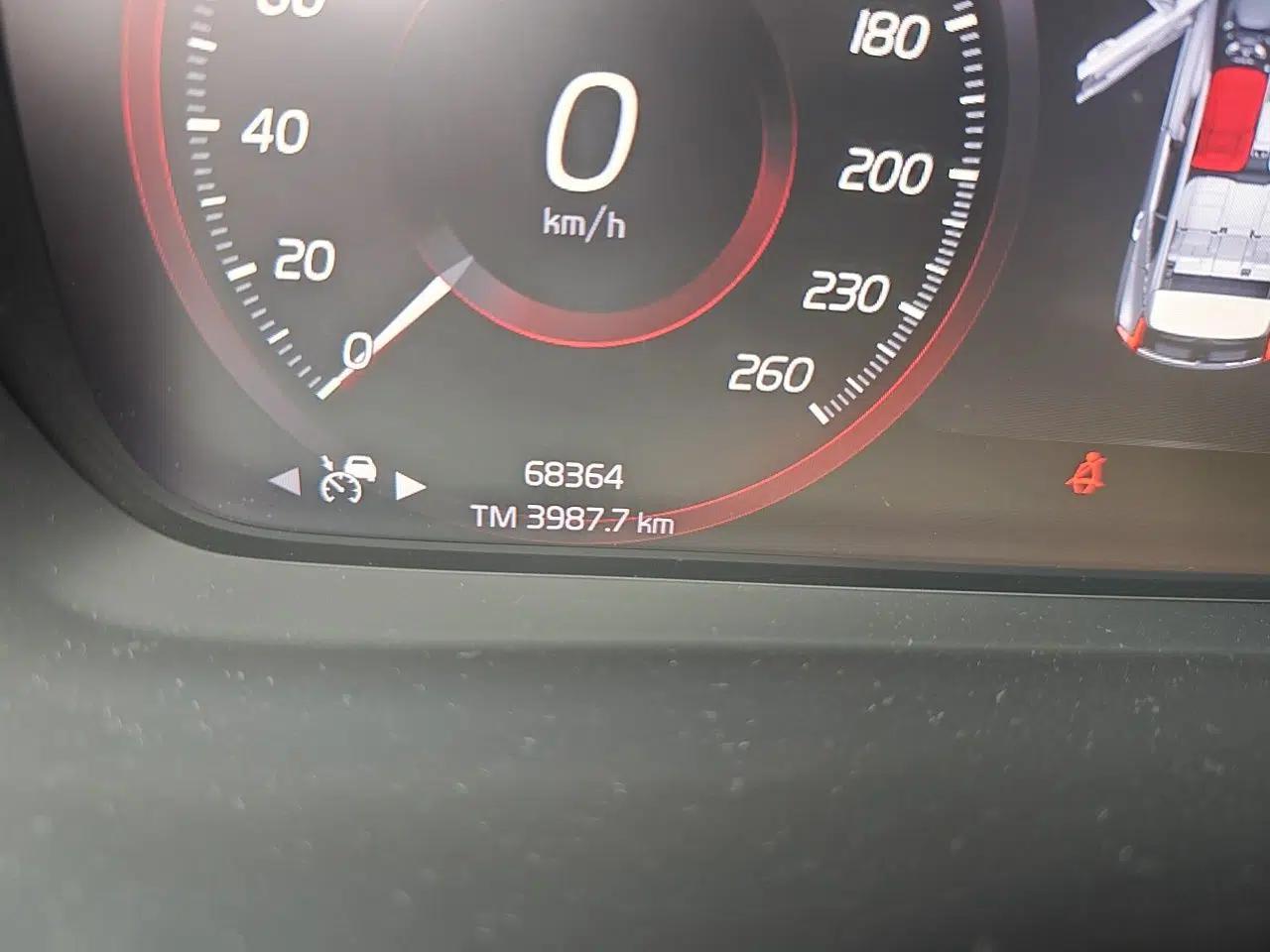 Volvo XC40 2020 T4 Four-Wheel Drive Smart & Sporty Edition — миниатюра 13