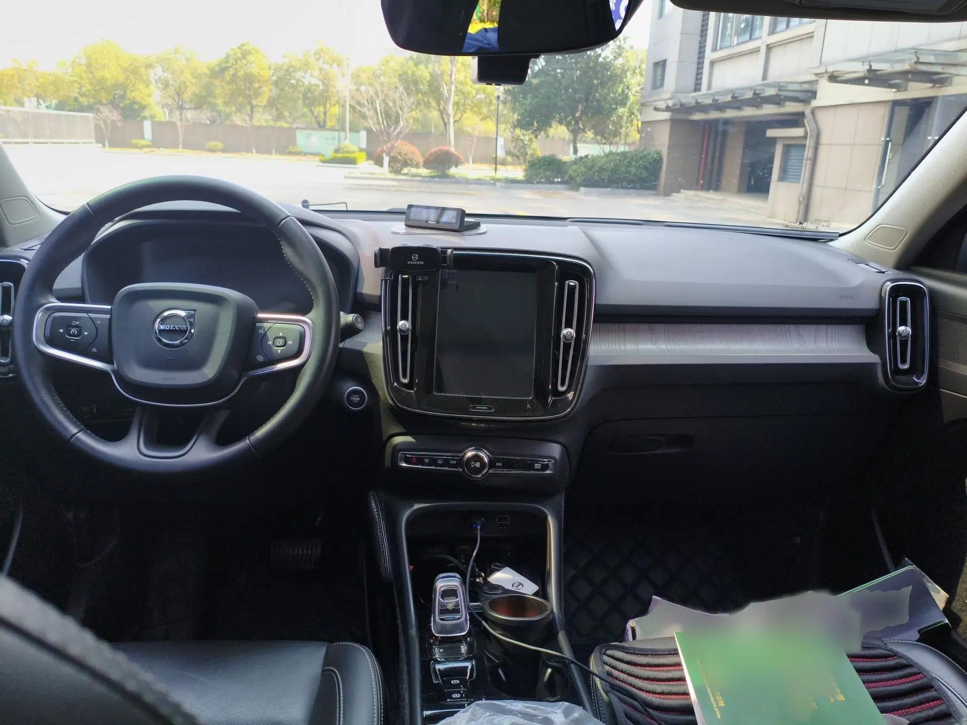 Volvo XC40 2021 T4 Four-Wheel Drive Smart Luxury Edition — миниатюра 18
