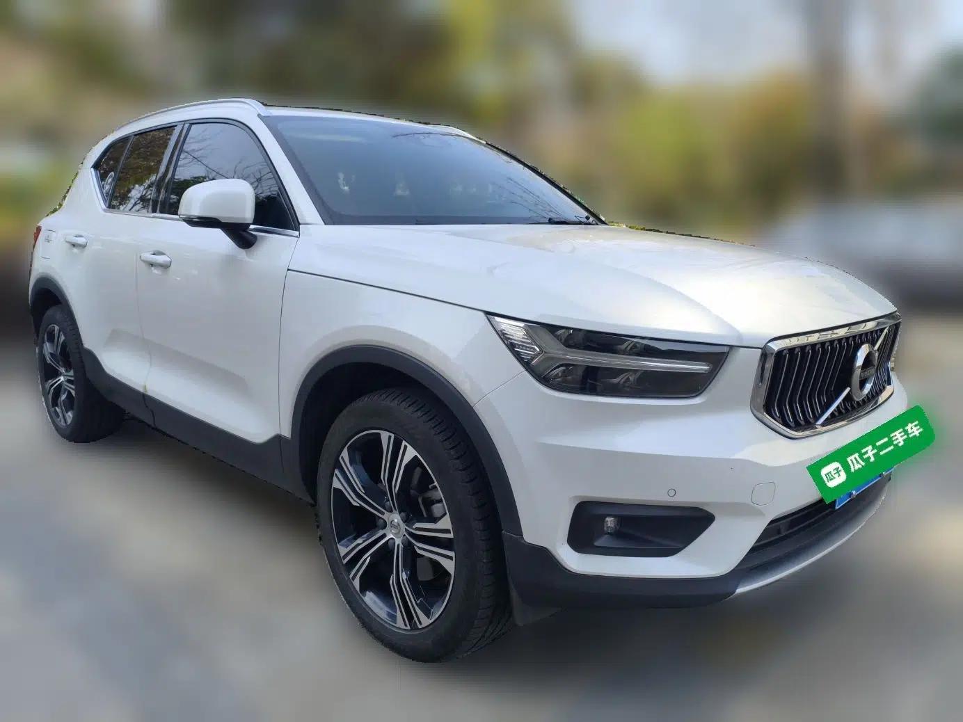 Volvo XC40 2021 T4 Four-Wheel Drive Smart Luxury Edition — миниатюра 3