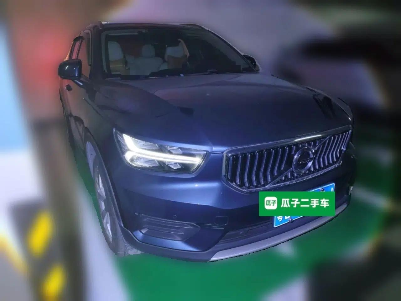 Volvo XC40 2022 T4 Four-Wheel Drive Smart & Stylish Edition — миниатюра 3