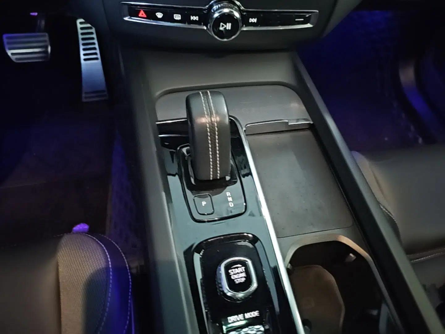 Volvo XC60 New Energy 2021 T8 E-Drive Hybrid Smart & Dynamic Edition — миниатюра 17
