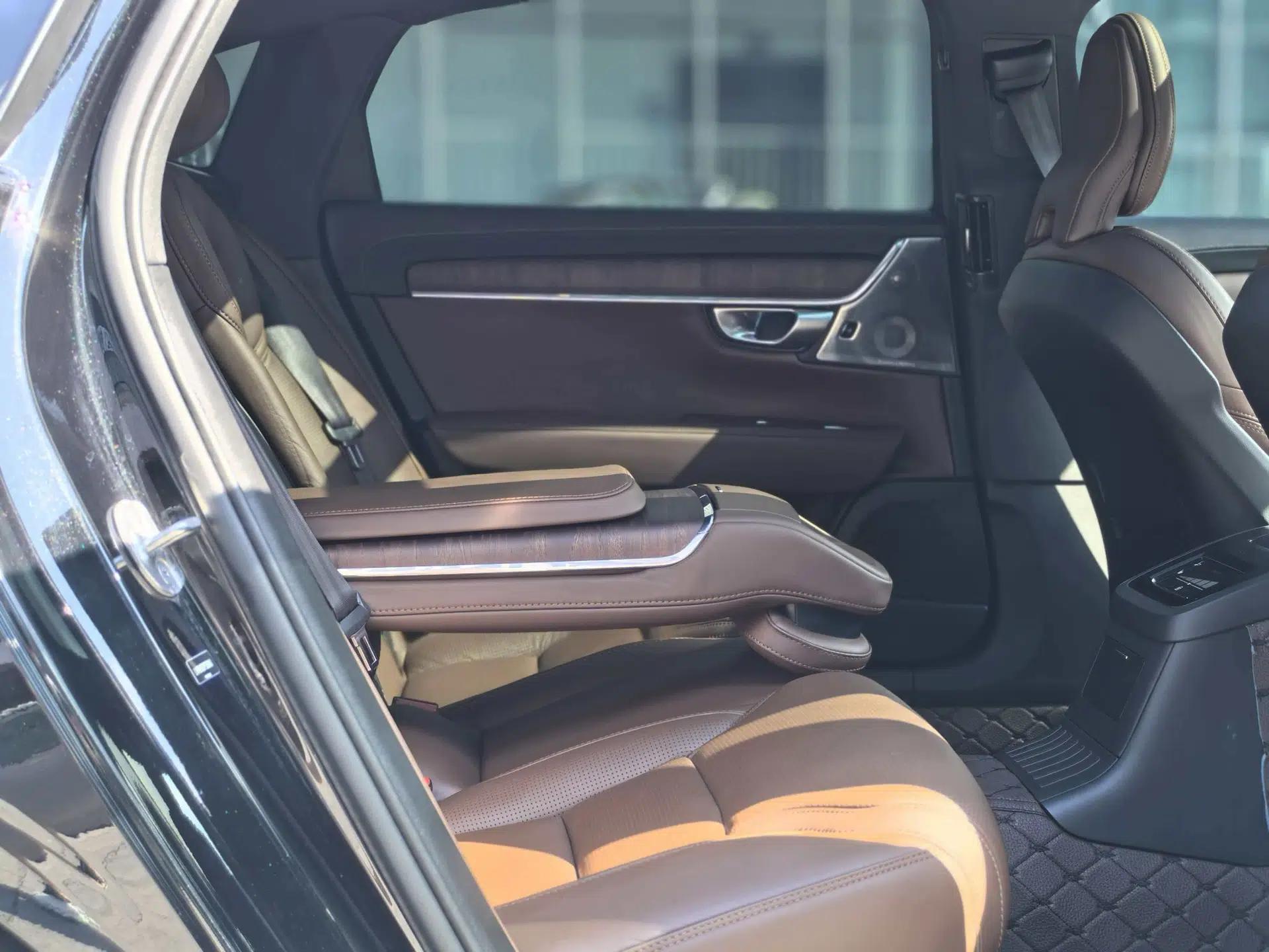 Volvo S90 New Energy 2023 T8 Plug-in Hybrid All-Wheel Drive Long-Range Luxury Edition — миниатюра 25
