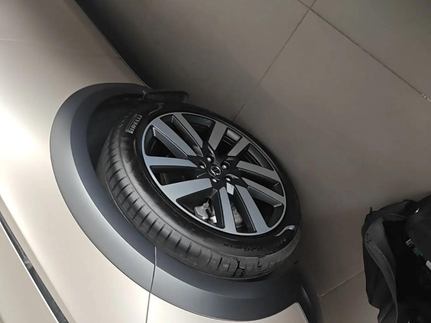 Volvo V90 2025 Cross Country B5 AWD Prestige Edition — миниатюра 9