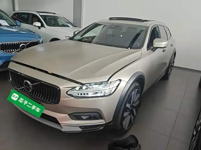 Volvo V90 2025 Cross Country B5 AWD Prestige Edition