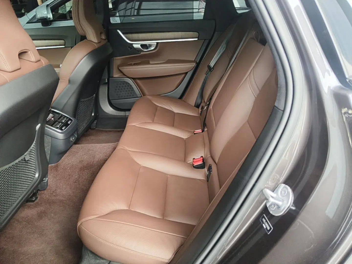 Volvo V90 2024 Cross Country B5 AWD Smart Range Edition — миниатюра 19