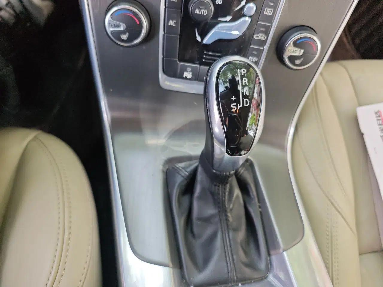 Volvo V60 2014 Restyled T5 Zhiya Edition — миниатюра 15