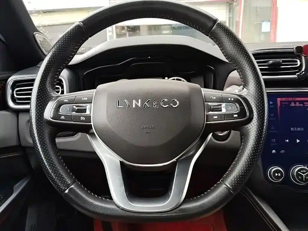 Lynk & Co 03 2019 2.0TD Automatic Pro Edition — миниатюра 11
