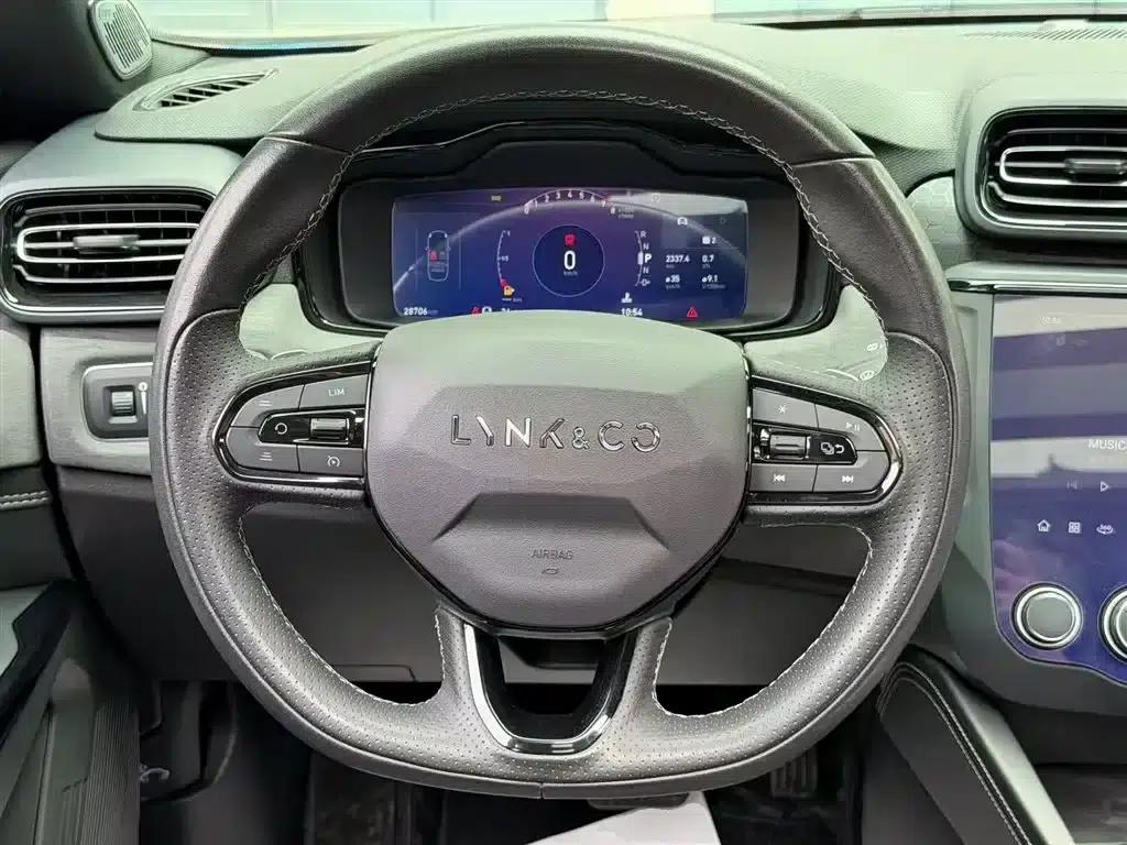 Lynk & Co 03 2022 2.0TD DCT Pro — миниатюра 11