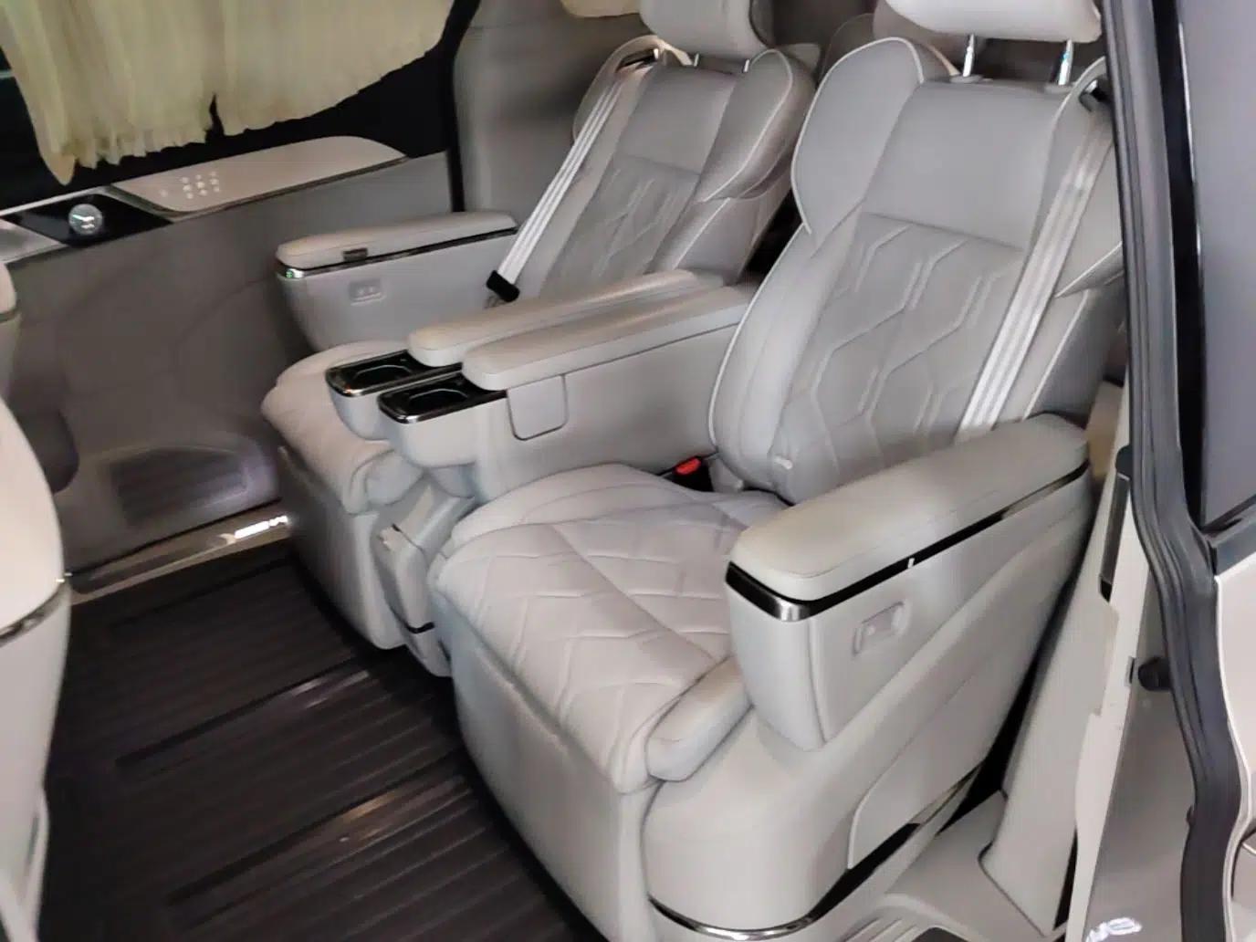 Volvo EM90 2025 Ultra Six-Seater — миниатюра 20
