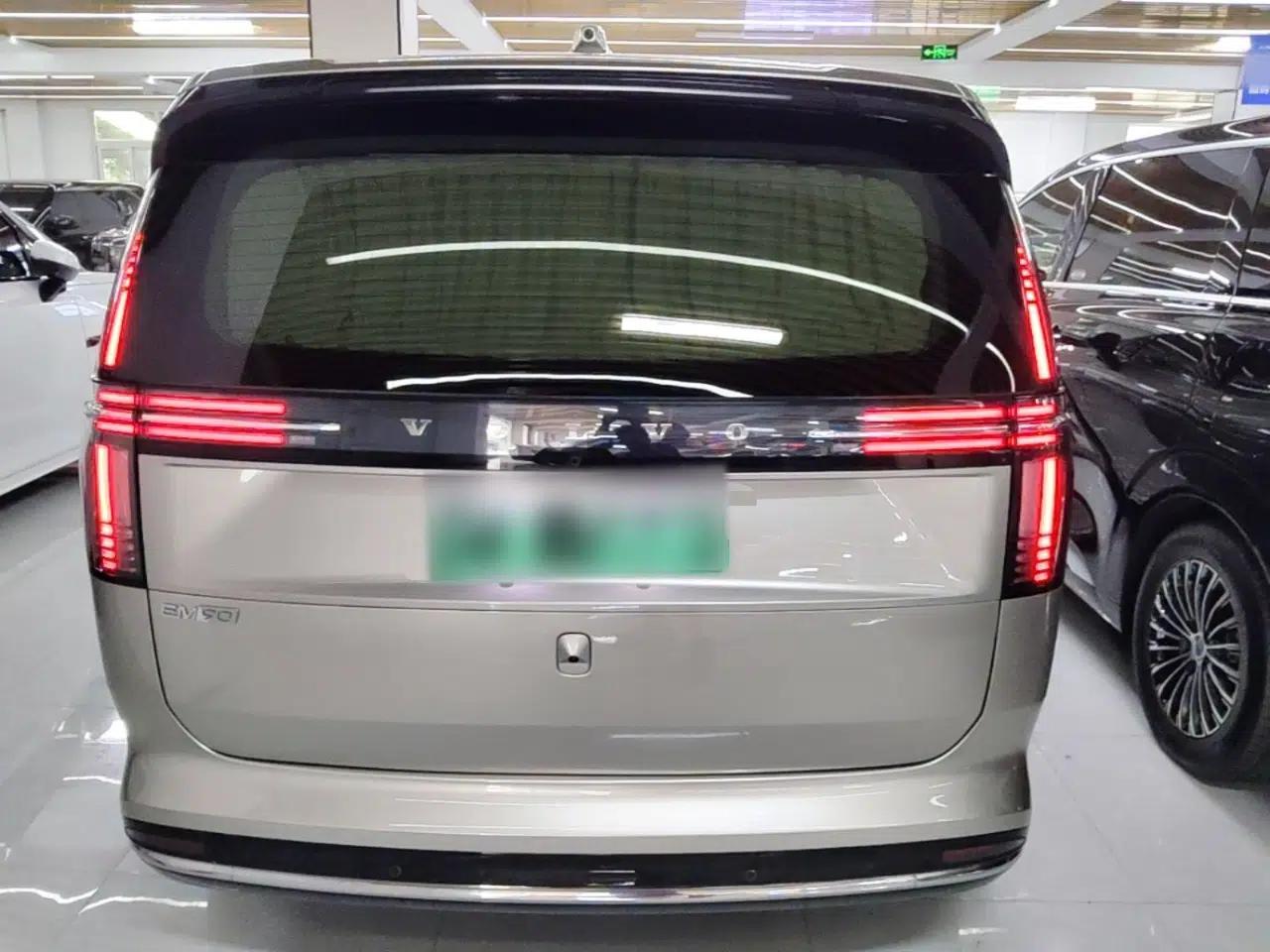 Volvo EM90 2025 Ultra Six-Seater — миниатюра 5