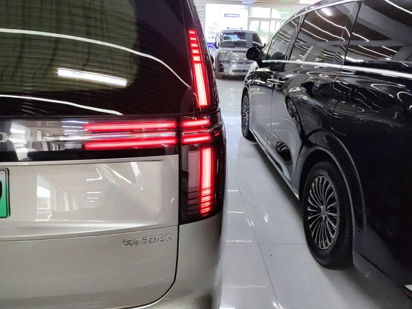 Volvo EM90 2025 Ultra Six-Seater — миниатюра 7