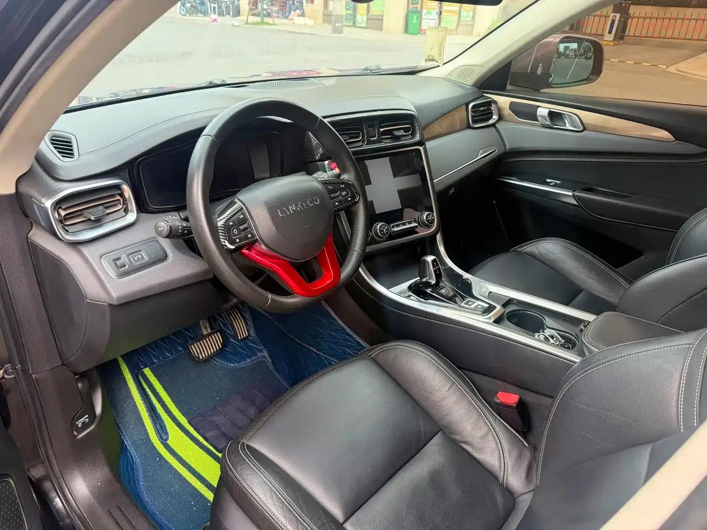 Lynk & Co 01 2018 2.0T 2WD+ Edition — миниатюра 4