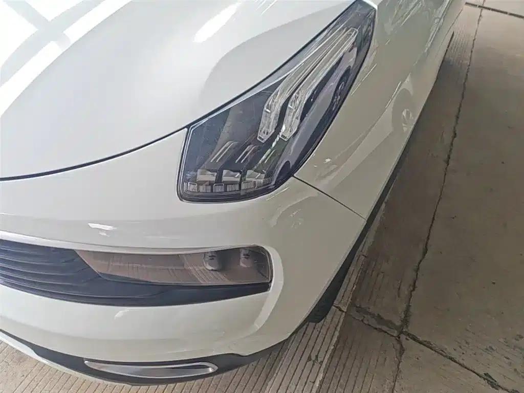 Lynk & Co 01 2017 2.0T Two-Wheel Drive — миниатюра 24